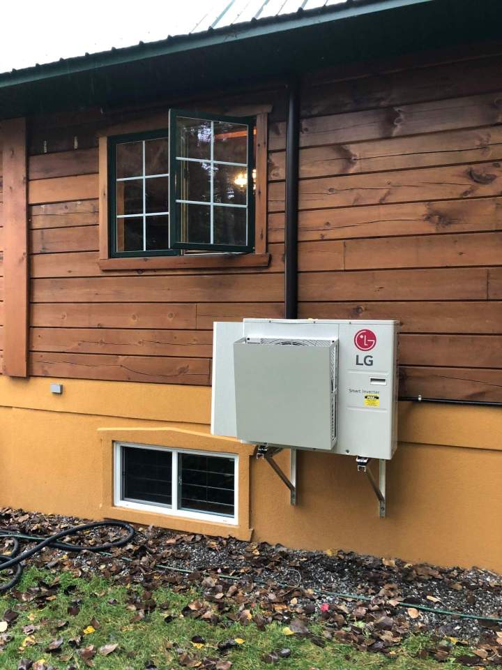 Installation de climatisation avec coupe-vent Saint-André-Avellin